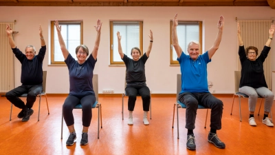 Dank der richtigen Übungen in Zukunft besser vor Stürzen geschützt - das ist jetzt möglich. (Foto: NbH)