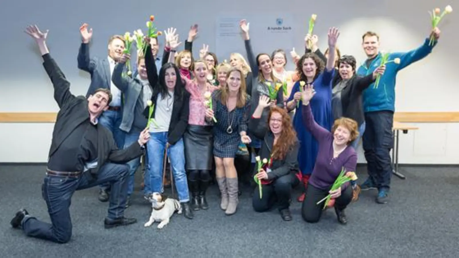 Über Fachkräftemangel können sich die unterstützten Vereine nicht beklagen. Außerdem bringt das Team von »A runde Sach« positive Stimmung mit.	 (Foto: A runde Sach)