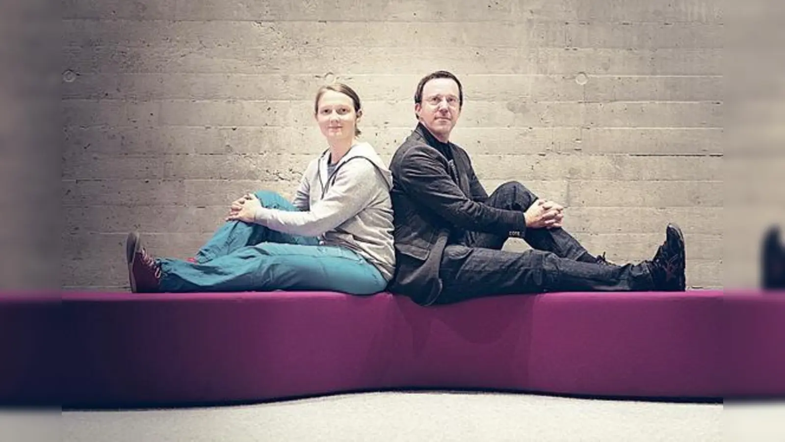 Die Gastgeber der Lesebühne »Dichter ran ans Wort«: Meike Harms und Markus Berg.	 (Foto: Pierre Jarawan)