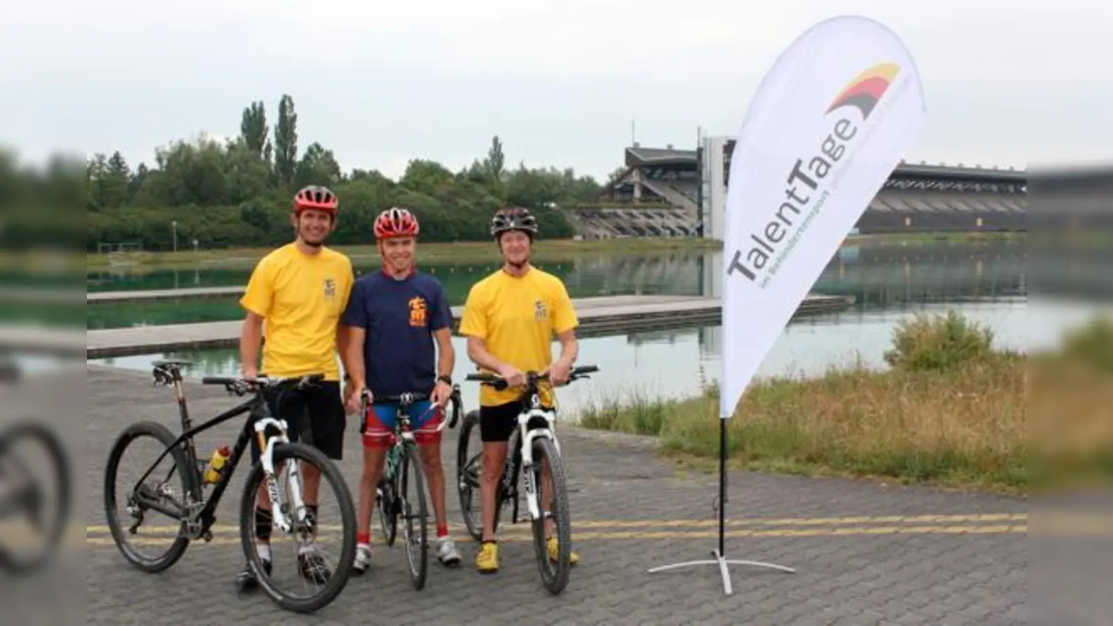 Waren bei den Talenttagen 2014 dabei: Vierfacher Paralympicsgewinner im Paracycling, Michael Teuber sowie Manuel Korber und BVS Bayern-Abteilungsleiter Franz Zissler. 	 (Foto: BVS Bayern)
