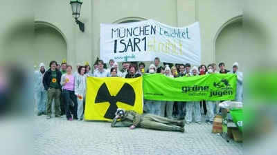 Mit einer Anti-Atom-Aktion am Sendlinger Tor machte die Grüne Jugend auf die Gefahren von Atomkraftwerken aufmerksam. (Foto: pi)