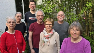 Der neue Vorstand der AWO-Hachinger Tal (v.l.) Claudia Lang, Siegfried Samjeske, Manfred Lingen, Gernot Kara, Bärbel Nobs, , Margit Markl und Waltraud Rensch, die dem Verein beratend zur Seite steht. (Foto: AWO)