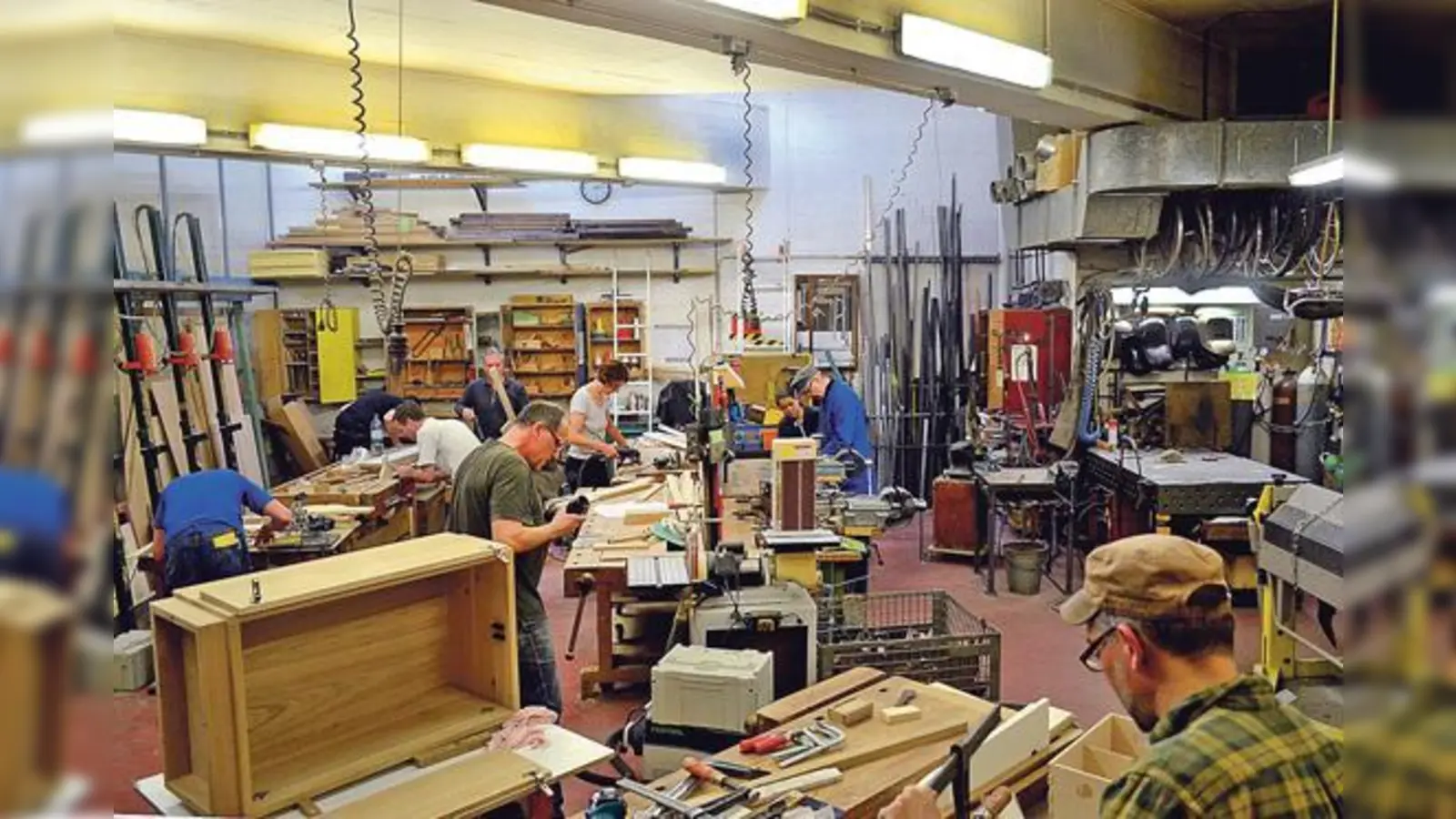 Von Holz bis High-tech  in seinen zehn Werkstätten bietet das Haus der Eigenarbeit in der Wörthstraße ganz unterschiedliche handwerkliche Disziplinen an.	 (Foto: js)