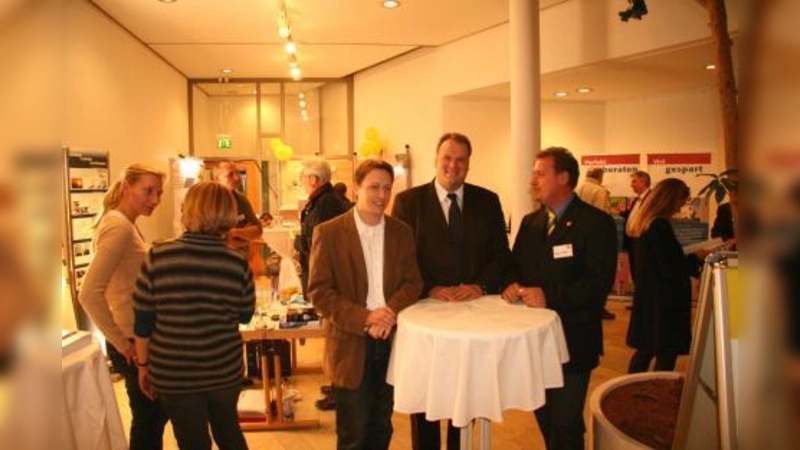 Das zufriedene Organisationsteam mit Thomas Leineweber, Christoph Göbel und dem neuen Hauptorganisator Markus Zeidler (v.l.) freute sich über die rege Messeatmosphäre im Bürgerhaus. (Foto: US)