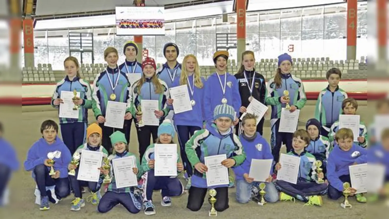 Die EisschnellläuferInnen des ERSC Ottobrunn erzielten bei den Bayerischen Meisterschaften mit fünf Meistertiteln und insgesamt 16 Podestplätzen auch in diesem Jahr wieder das beste Ergebnis aller teilnehmenden Vereine.  (Foto: ERSCO)