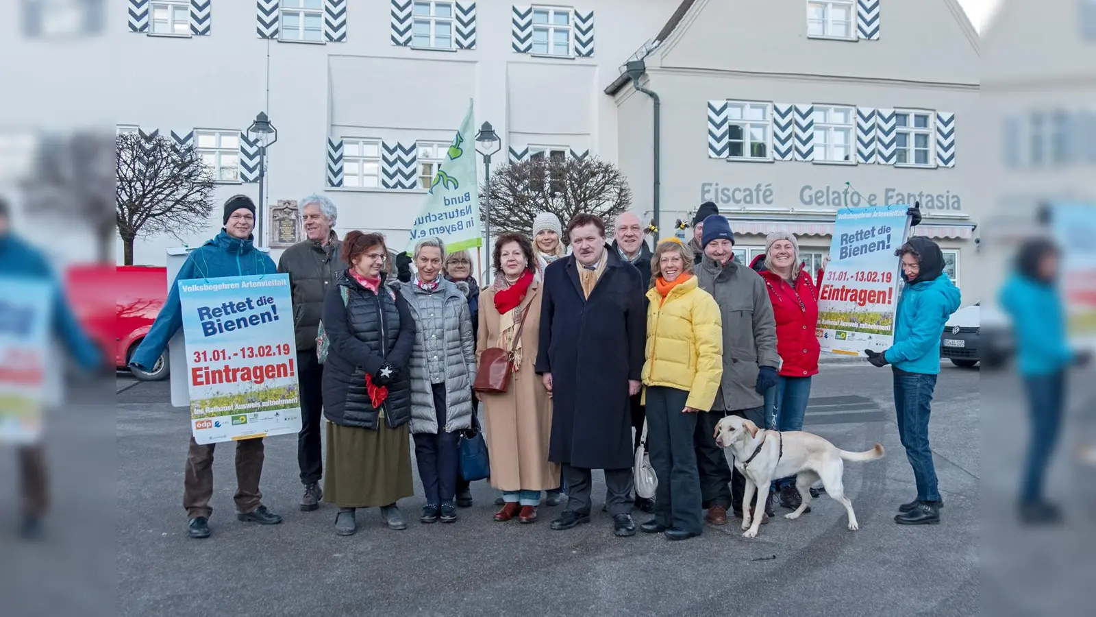 Foto vom 31. Januar mit den Erstunterzeichnern in der Kreisstadt Ebersberg. (Foto: BN)