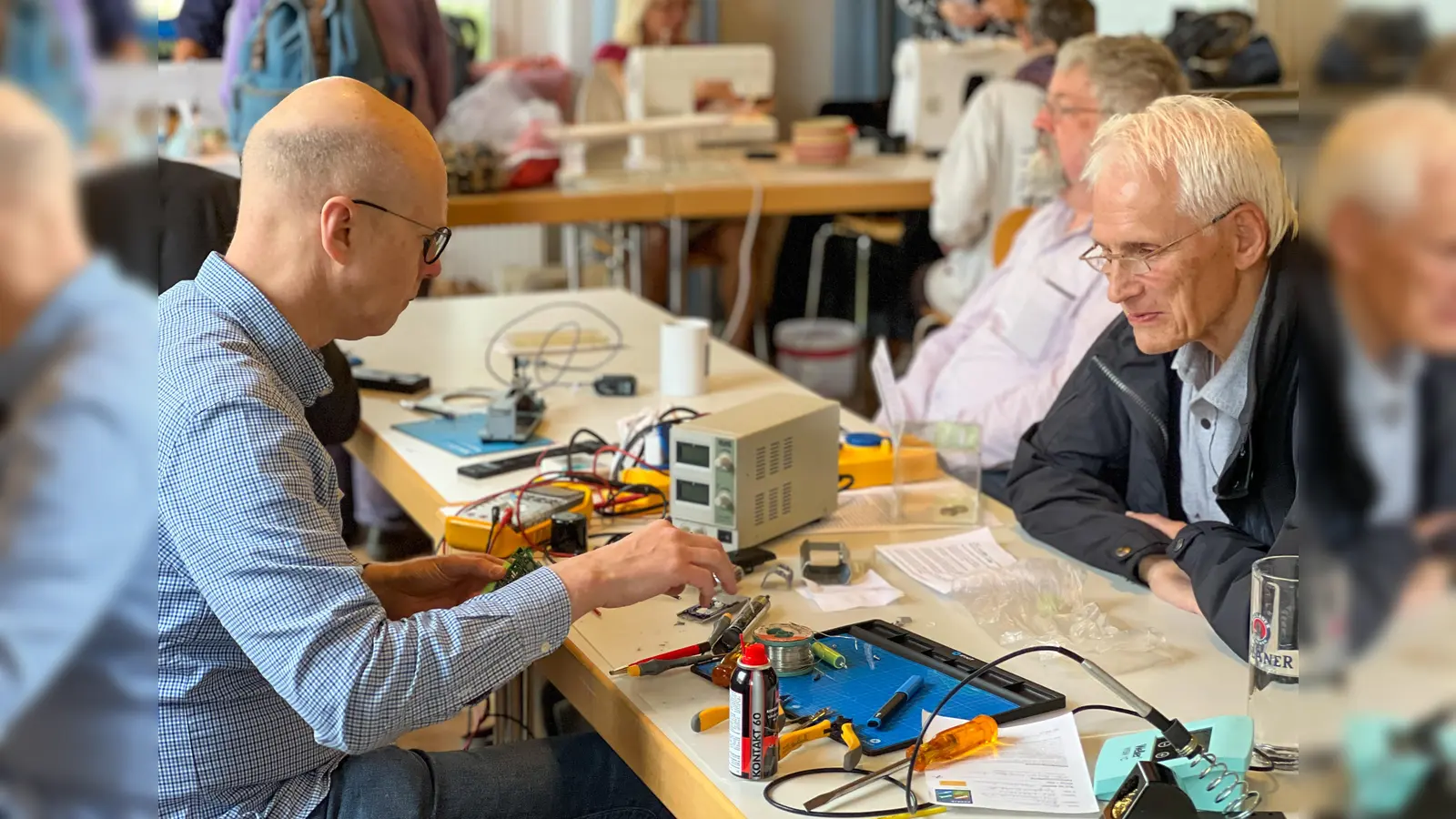 Geht nicht, gibt's nicht: Fast alles kann beim Repair-Café wieder flottgemacht werden. (Foto: Michael Himmelstoß)
