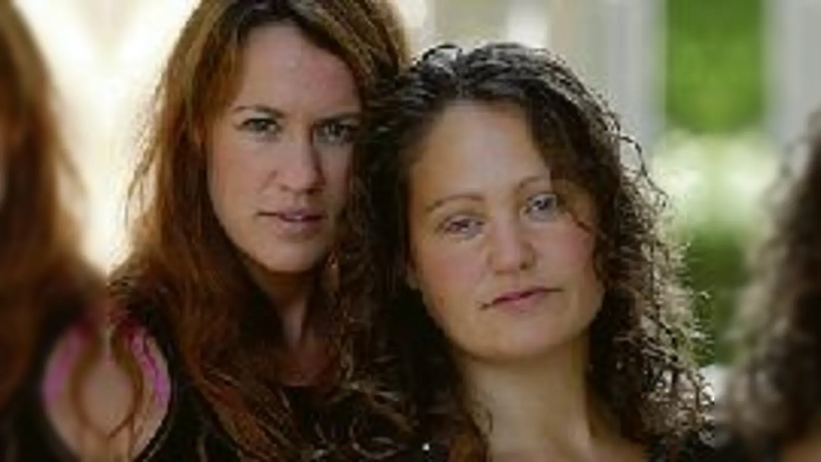 Die Fotokünstlerinnen Lisa Martin und Renate Forster zeigen ihre Fotos in der WhiteBox.  (Foto: VA)