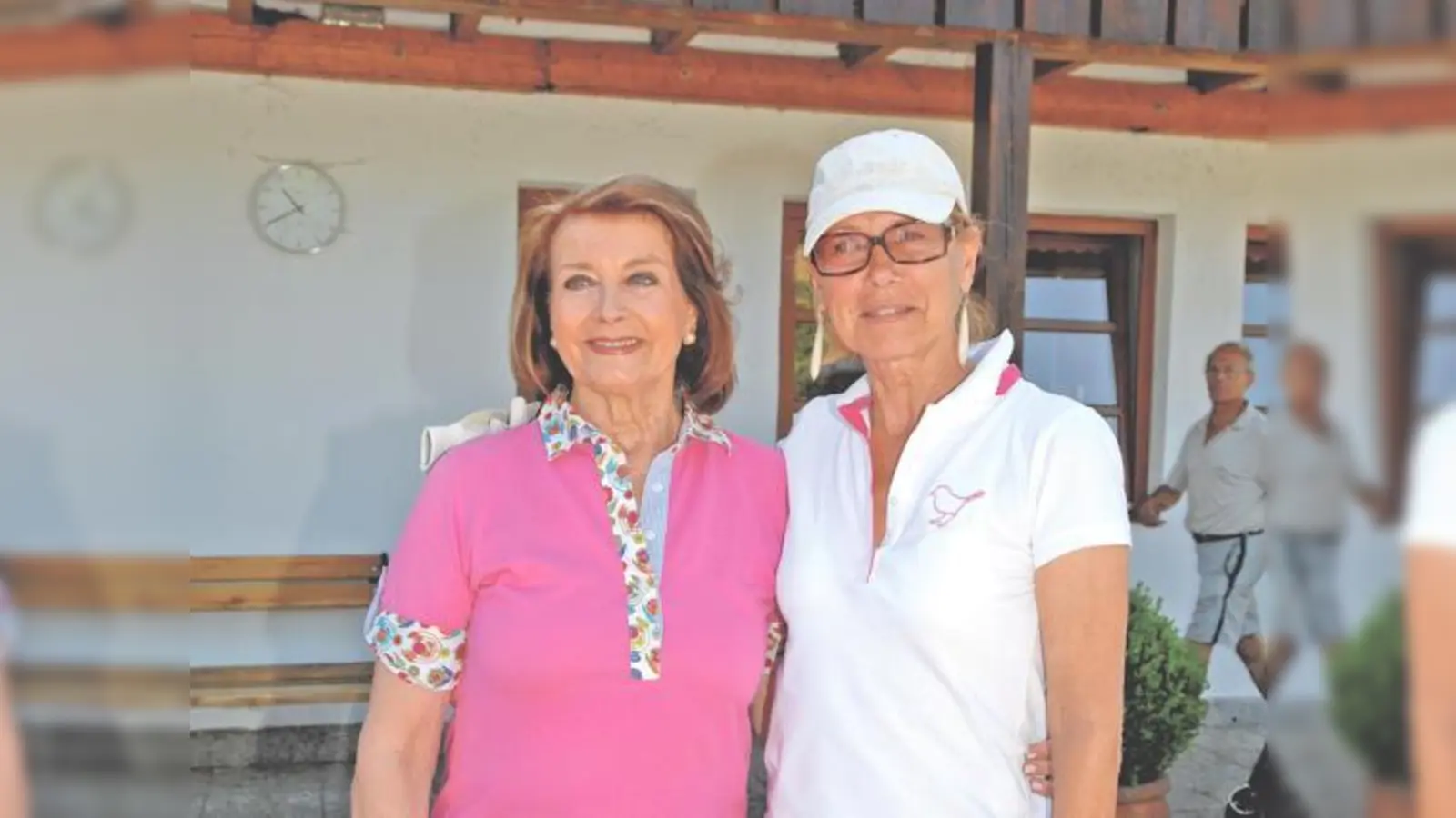 Gisela Rockola freut sich über prominente Unterstützer ihres Vereins wie Sybille Beckenbauer, braucht aber auch dringend neue Sponsoren.   (Foto: Mühlberger)