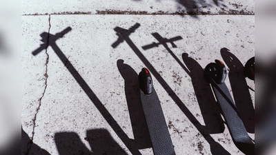 Verkehrsrechtlichen Bestimmungen für Kraftfahrzeuge in Bezug auf Alkohol und Drogen gelten auch für E-Scooter. Das scheint nicht allen Fahrern bewusst zu sein. (Foto: CC0)