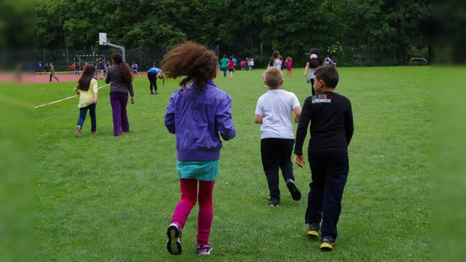 Laufen für den guten Zweck: In der Grundschule an der Schrobenhausener Straße wurde ein Spendenkauf veranstaltet. (Foto: BK)