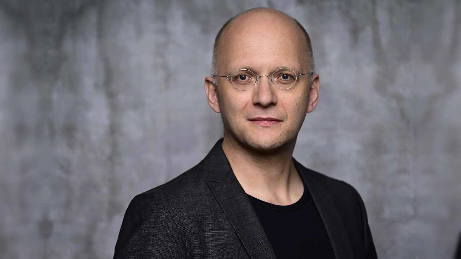 Hansjörg Albrecht ist Leiter der Carl Philipp Emanuel Bach-Akademie in Hamburg. Am 11. September bespielt er die Orgeln in St. Markus mit Werken von Johann Sebastian Bach und Anton Bruckner.  (Foto: © Michaela Kuhn)