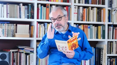 Sogar ein Kinder-Comic-Kochbuch hat seinen Weg auf die Vorleseseite der Lesefüchse gefunden. Es liest Lesefuchs Hans-Peter Meier. (Foto: Lesefüchse)