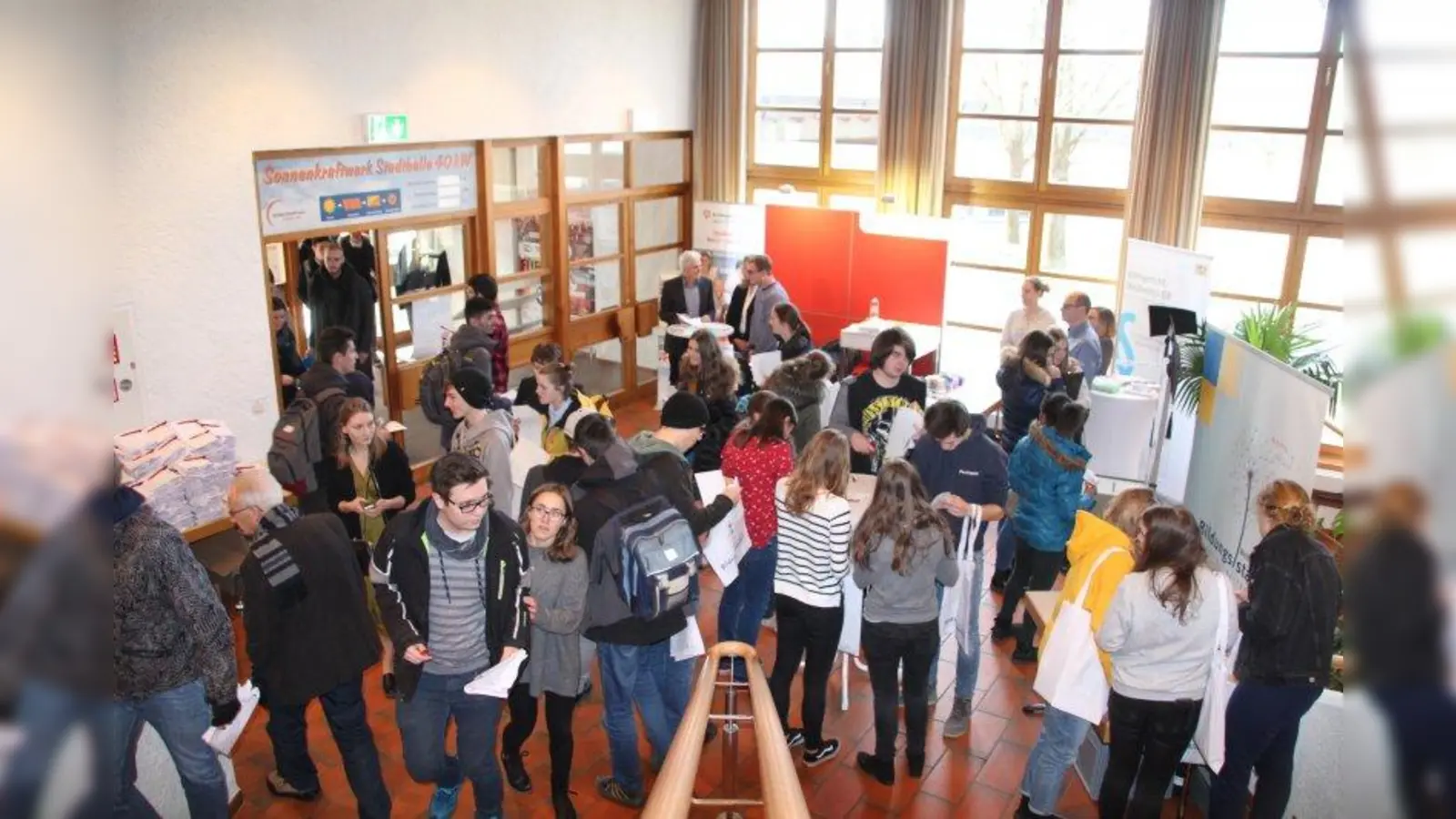 Reger Andrang herrschte zum Hochschul-Forum Weilheim in der Stadthalle. (Foto: mka)