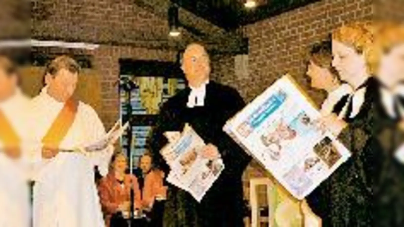 Das vierköpfige Team des Valentinstags-Gottesdienstes freute sich über gute Presse.  (Foto: Privat)