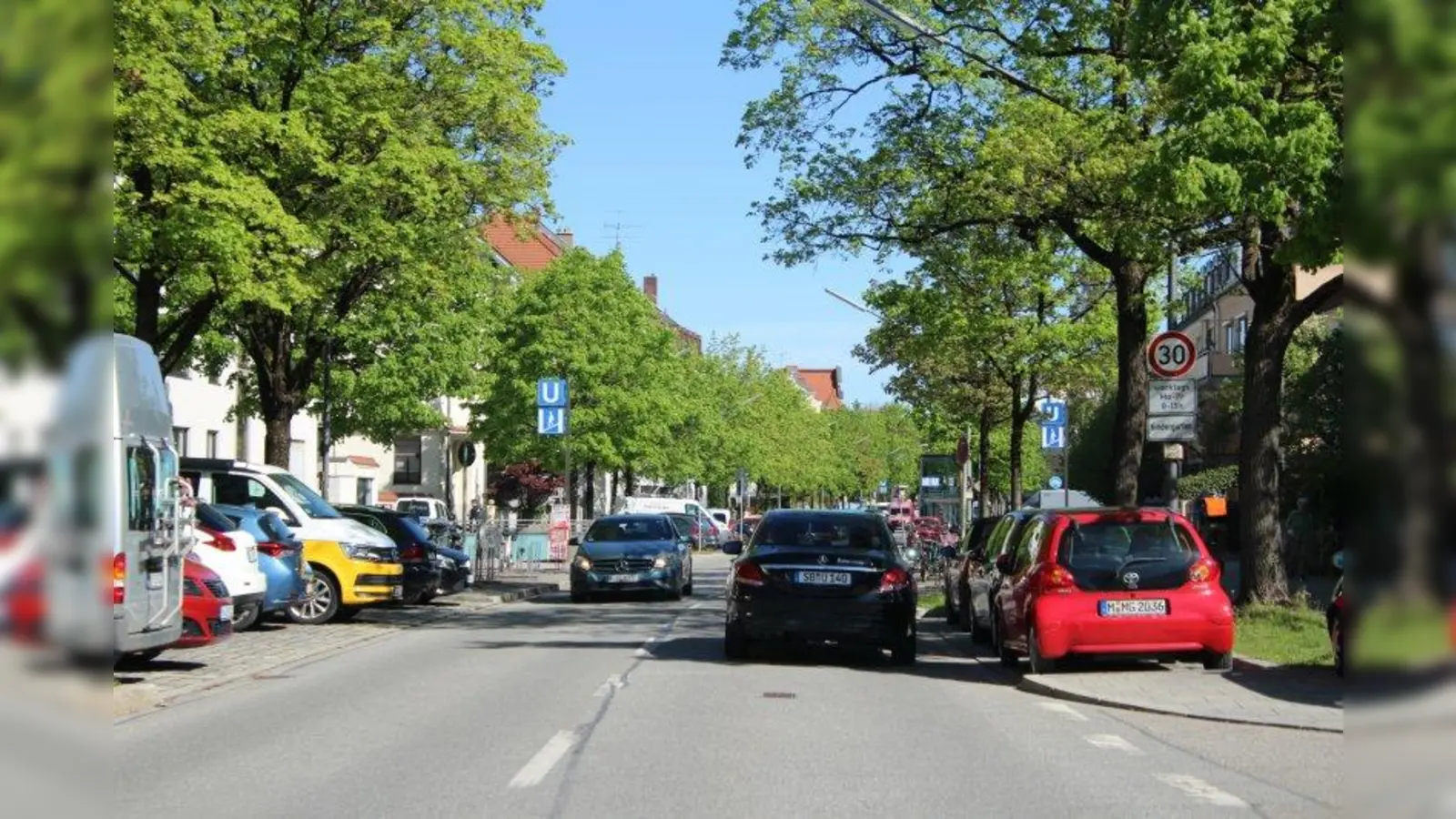 München soll Modelllkommune für eine Regelgeschwindigkeit von Tempo 30 werden. Für Neuhausen-Nymphenburg schagen die Grünen im BA 9 hierfür unter anderem die Waisenhaus- / Dantestraße vor. (Foto: sb)