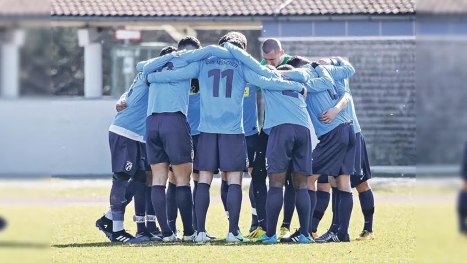 Mit mannschaftlicher Geschlossenheit auf dem Weg in die Bezirksliga: Tabellenführer SVN München hat am Wochenende seinen Vorsprung weiter ausgebaut.	 (Foto: Christian Riedel)