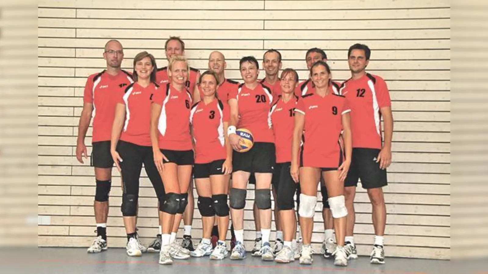 Die Mixedvolleyballer des TSV Vaterstetten wurden in Backnang/Weissach Süddeutscher Meister.	 (Foto: VA)