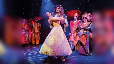Fest eingeplant im Spielplan der Germeringer Stadthalle: Das Familienmusical „Die Schöne und das Biest”. (Foto: Theater Liberi)