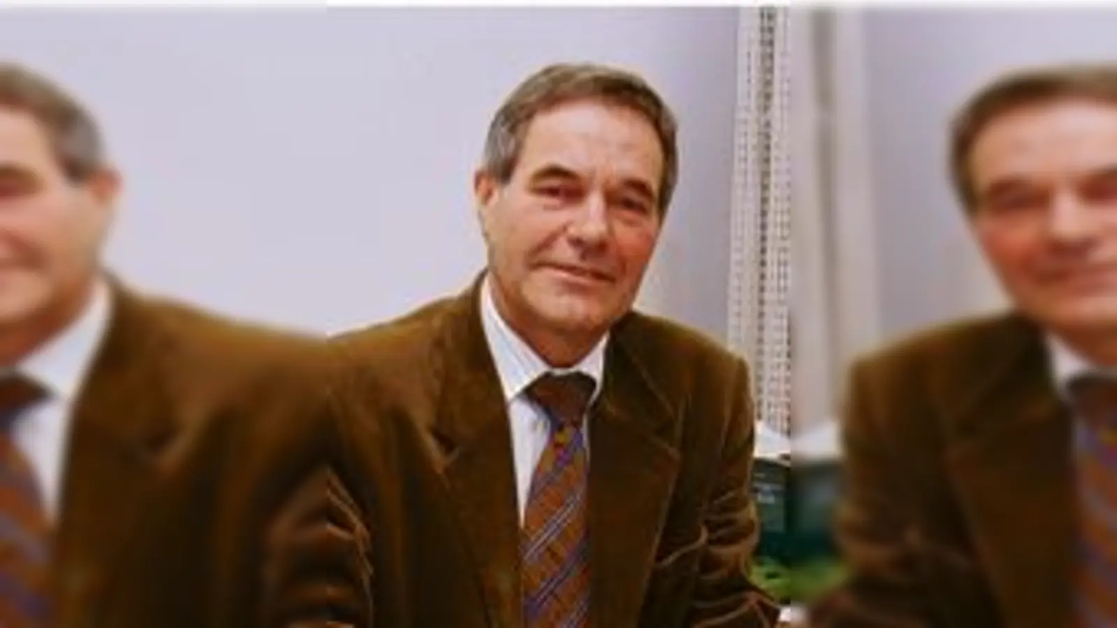 Die letzten Arbeitstage im Rathaus: Gemeindegeschäftsführer Franz Hagenrainer geht am Freitag nach 37 Jahren in der Neufahrner Verwaltung in den Ruhestand.  (Foto: ba)