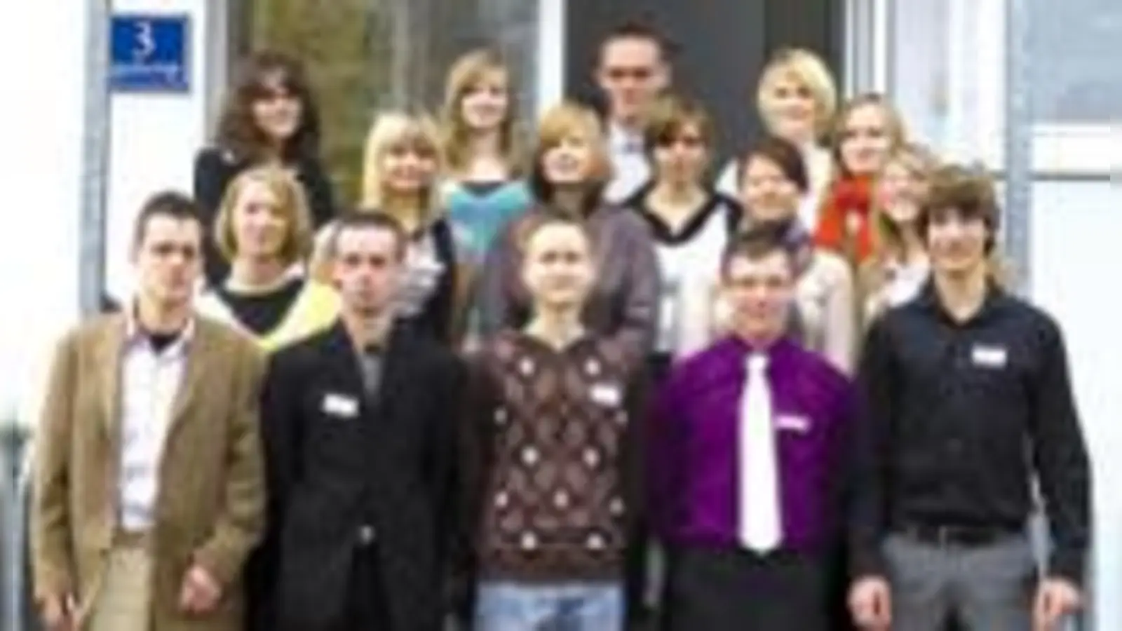 Die aktuellen Auszubildenden der Firma MATT optik.	 (Foto: MATT)