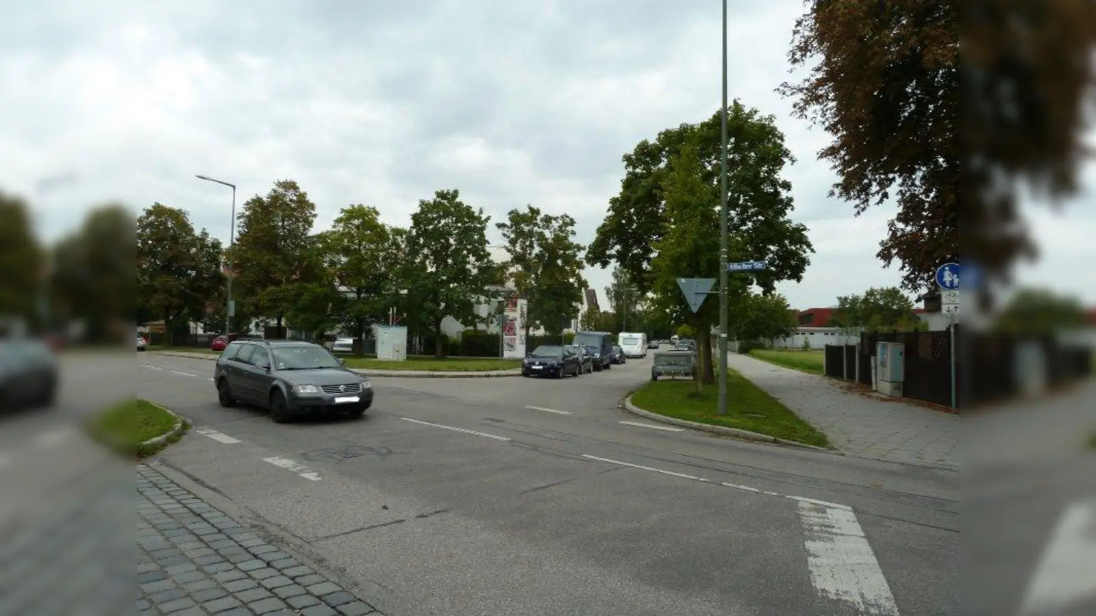 An der Kreuzung Allacher- / Zwiedineckstraße wird es keine Halteverbote geben. (Foto: sb)
