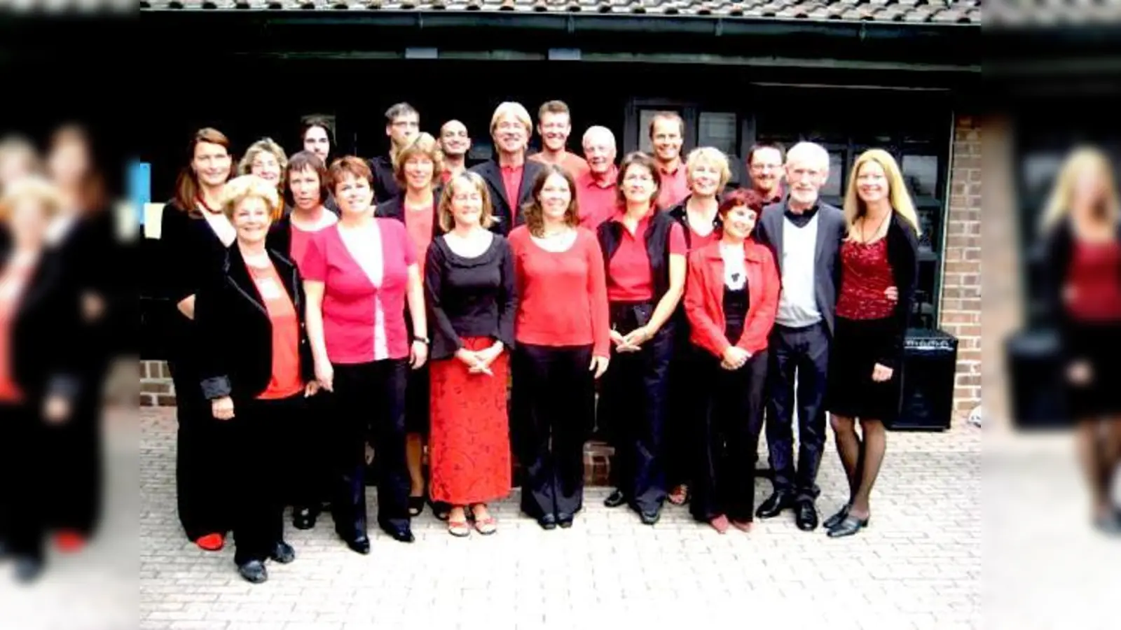 Die »True Voices« bringen Swing und Boogie in die Autowerkstatt.	 (Foto: Privat)