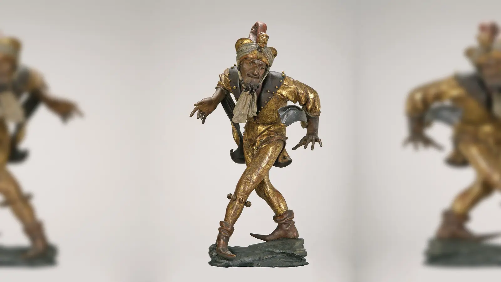 Erasmus Grasser, Moriskentänzer mit löwenkopfbesetzter Mütze, 1480, Holz gefasst. (Foto: © Münchner Stadtmuseum)