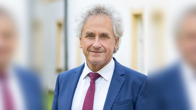 Landrat Helmut Petz signalisiert Kooperationsbereitschaft bezüglich der Kliniken Freising und Mainburg. (Foto: LRA/Ch. Schranner)