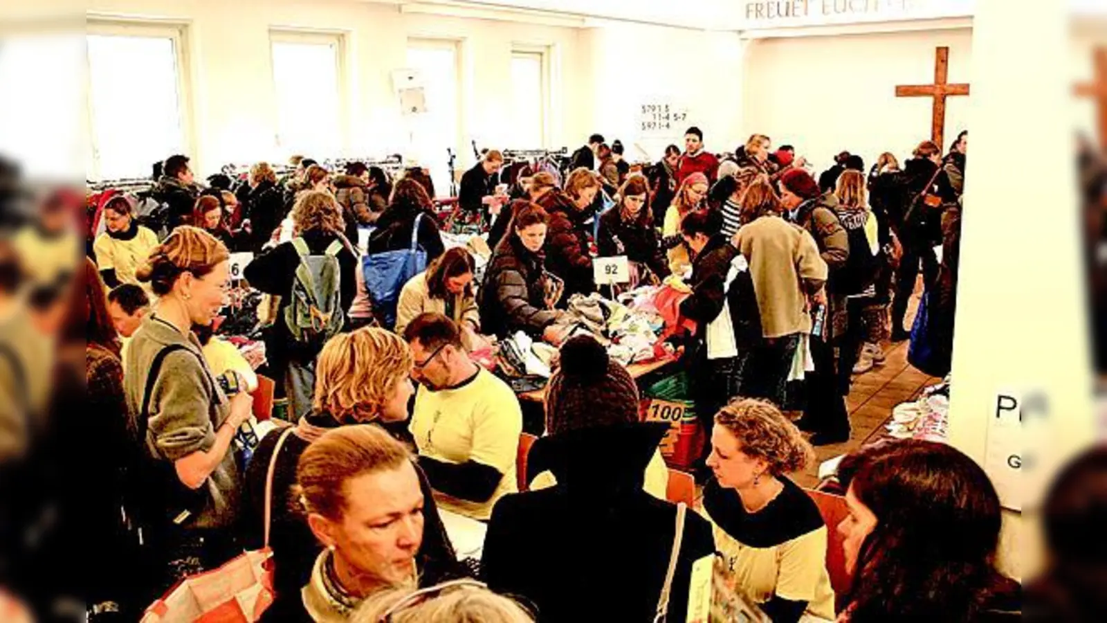 In der Erlöserkirche an der Enhuberstraße findet am 19. Februar ein Kinderkleiderbasar statt.	 (Foto: VA)