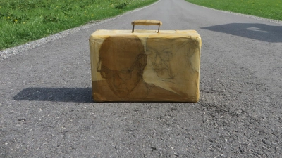 Die Ausstellung zeigt Menschen, deren Lebensumstände es verlangten, dass sie sich auf den Weg machten.  (Foto: Siglinde Berndt)