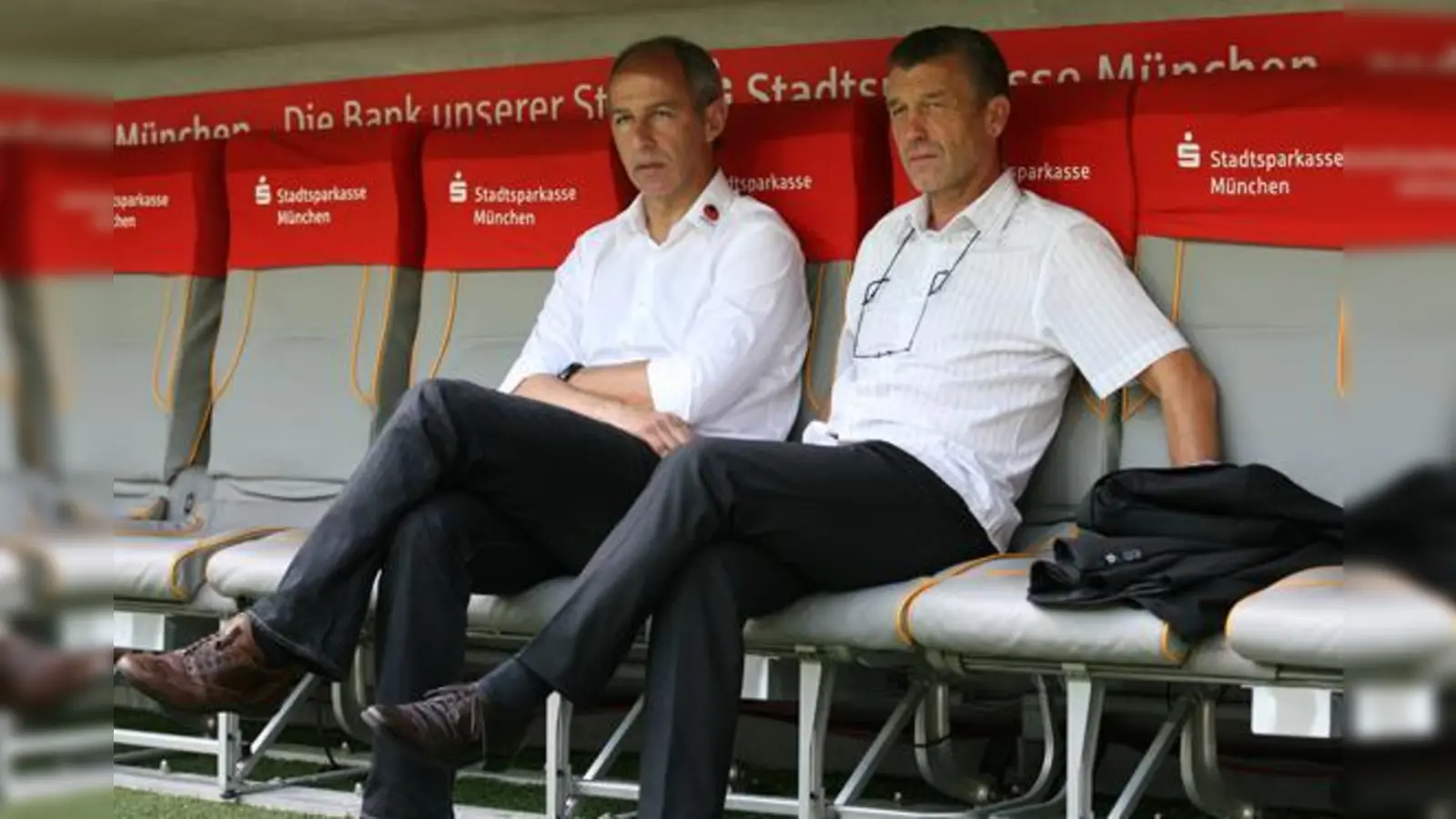 Können für eine weitere Zweitligasaison planen: Löwen-Coach Reiner Maurer und Sportchef Florian Hinterberger.  (Foto: A. Wild)