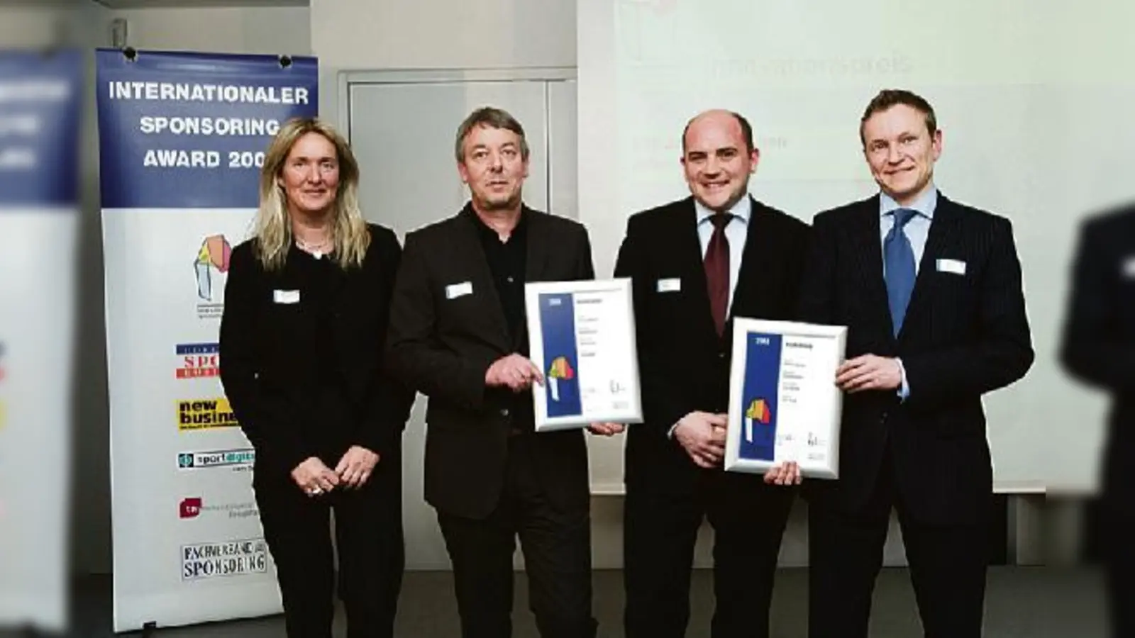 Chr. Angenendt, Jurymitglied und Vorstandsmitglied des Sponsoringverbandes FASPO, W. Nickel, Referat  für Arbeit und Wirtschaft, F. Schellenberg und Dr. P. Roy, beide von actori, bei der Verleihung der Internationalen Sponsoring Awards.  (Foto: Reno Ranger)
