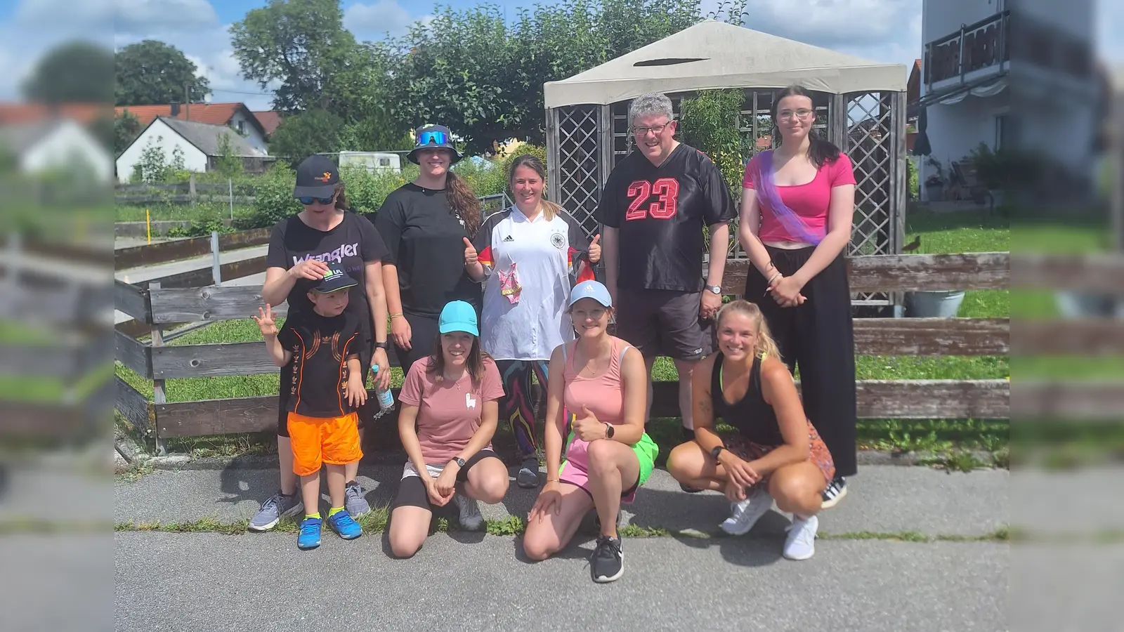 Für den guten Zweck: Die Teilnehmer des Sponsrenlaufs der Kita St Johann. (Foto: Kita St Johann )