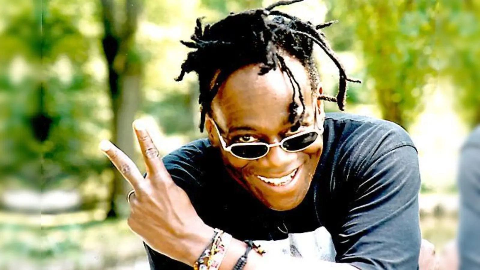 Wally Warning erinnert sich beim Konzert im Ludwigs an seine musikalischen Wurzeln.	 (Foto: VA)