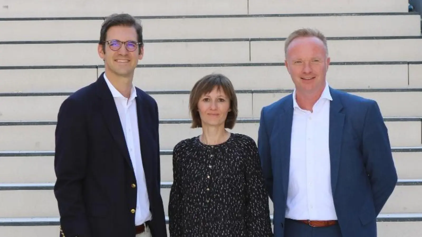 MdB Stephan Pilsinger (links) mit Anja Brakus (Projektmanagerin bei BUWOG Bauträger Süd GmbH) und Robert Stellmach (Vonovia-Regionalbereichsleiter Bayern). (Foto: CSU)