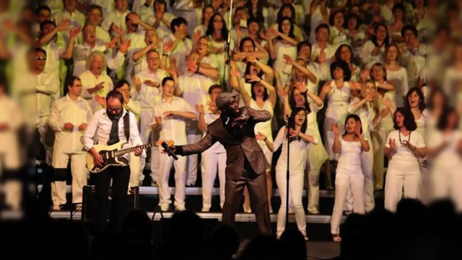 Mano Ezoh, Sänger und Komponist, will den Weltrekord aus Asien zurück nach München holen. 2011 hatte er den ersten Weltrekord aufgestellt.	 (Fotos: Veranstalter)