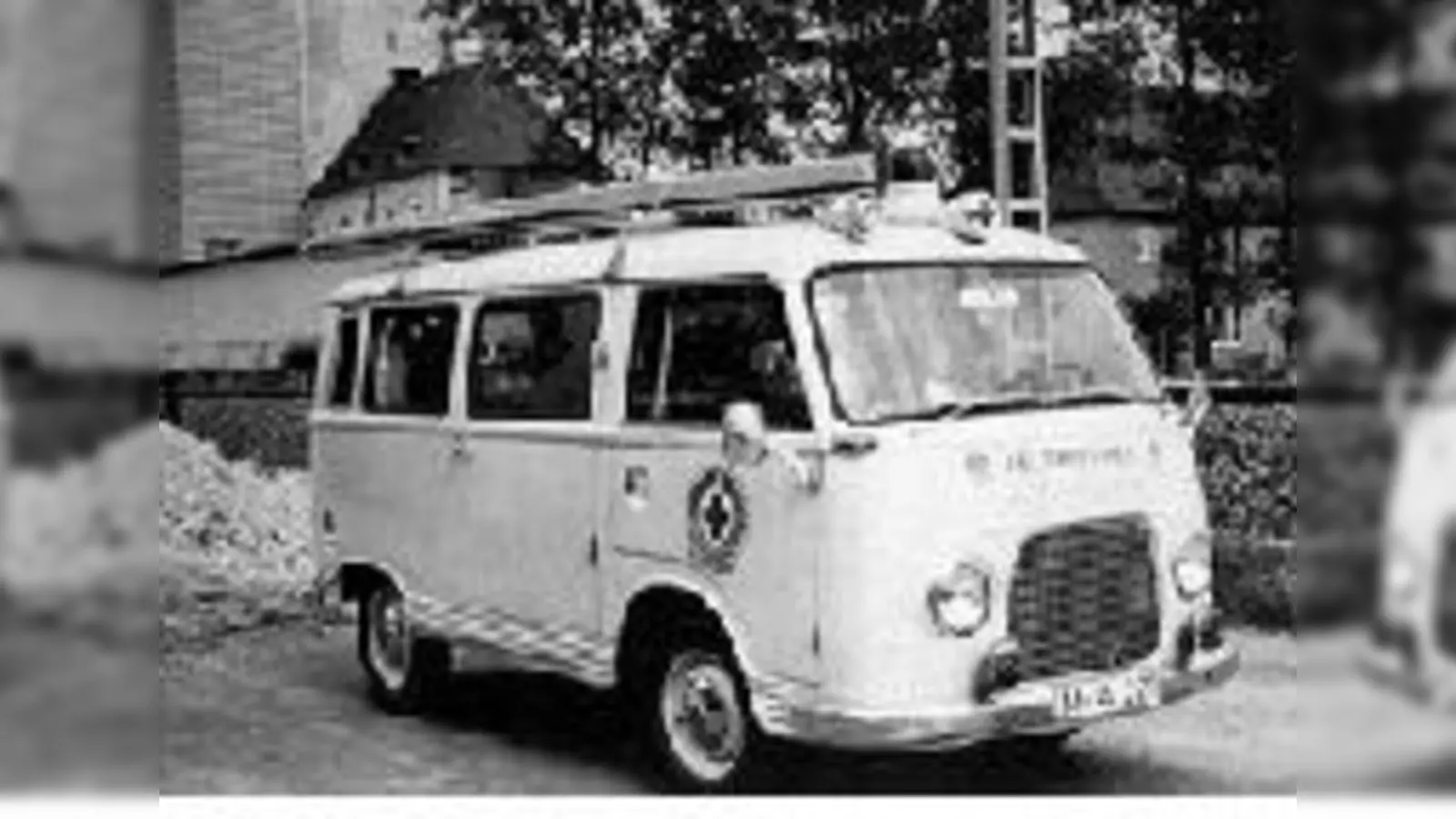 Eines der ersten Wasserrettungsfahrzeuge in Feldkirchen stammte aus den 70er-Jahren. 	 (Foto: Privat)