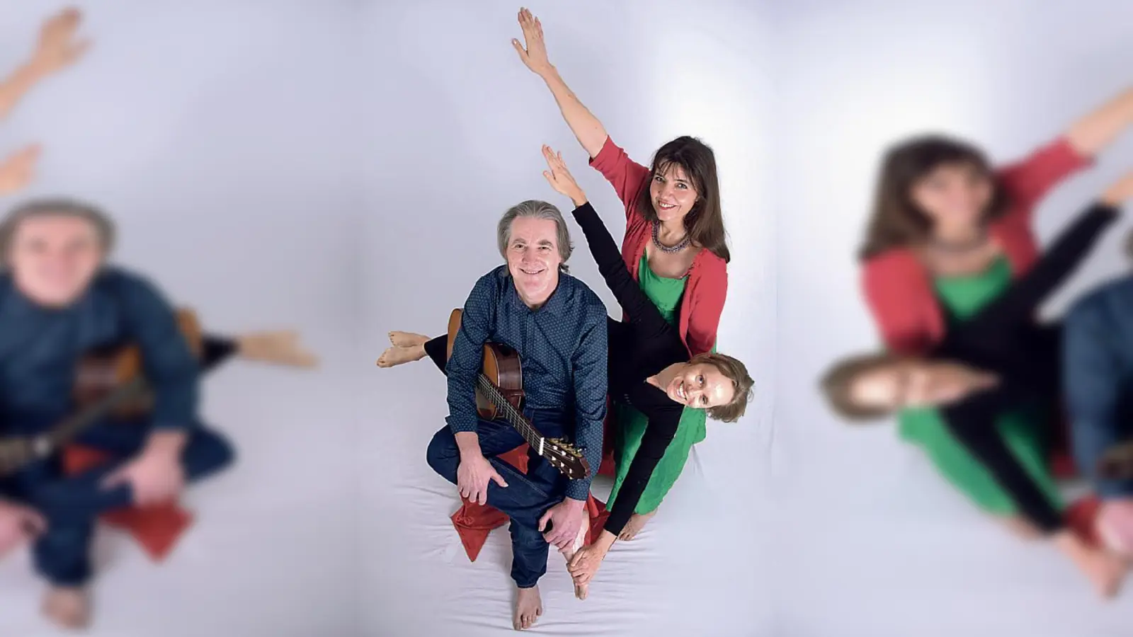 Peter Hackel, Veronique Dehimi und Geli Schubert-Riechert (von links) stellen in der Stadtbücherei Erding neue Werke vor. Geboten werden Lyrik, Prosa, Tanz und Musik. 	 (Foto: VA)