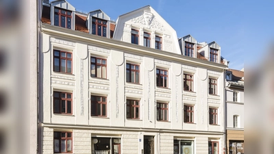 Dieses Wohnhaus in der Entenbachstraße ist mit dem Fassadenpreis ausgezeichnet worden. (Foto: Thilo Härdtlein)