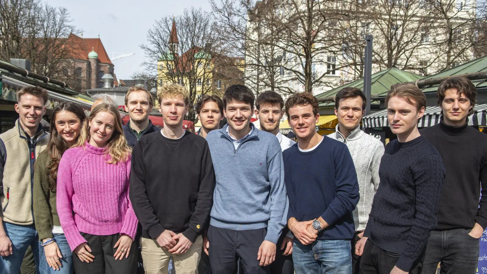 Der Vorstand der JuLis (von links): Fabian Pfeifer, Lisa Bock, Emily Müller, Henry Kleineidam, Johannes Lau, Fynn Friese, Leander Spalinger, Max Mußgnug, Max Meuer, Valerian Schneider, Kilian Melcher, Oleksii Kimenok. (Foto: Gisela Dachs)