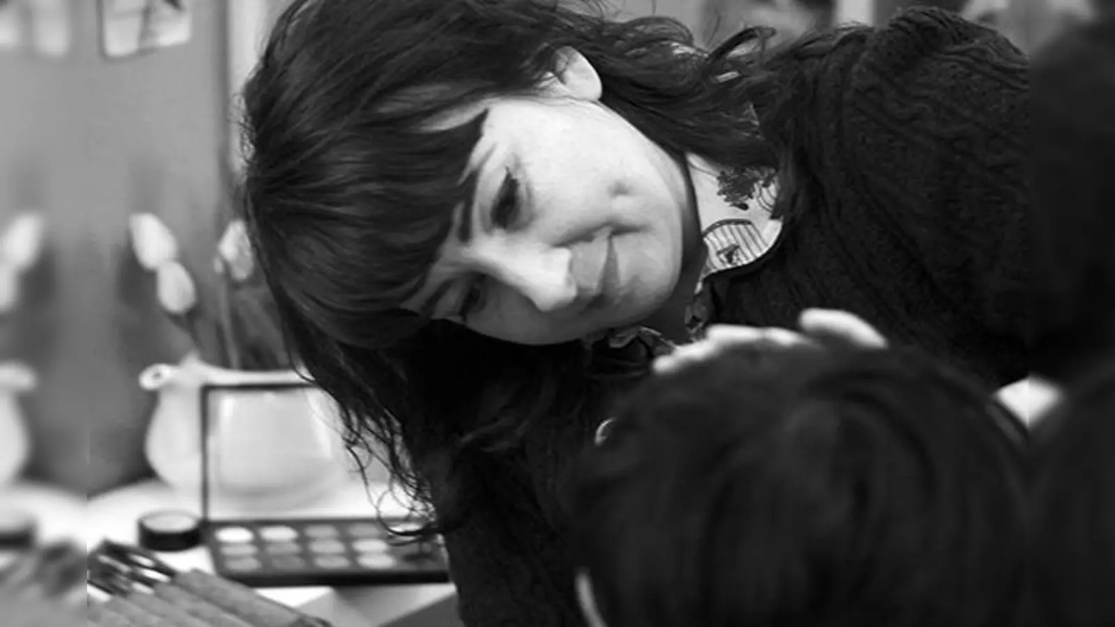 Gekonnt: Cleo Sedlmaier legt Hand an.  (Foto: Alfons Seeler)