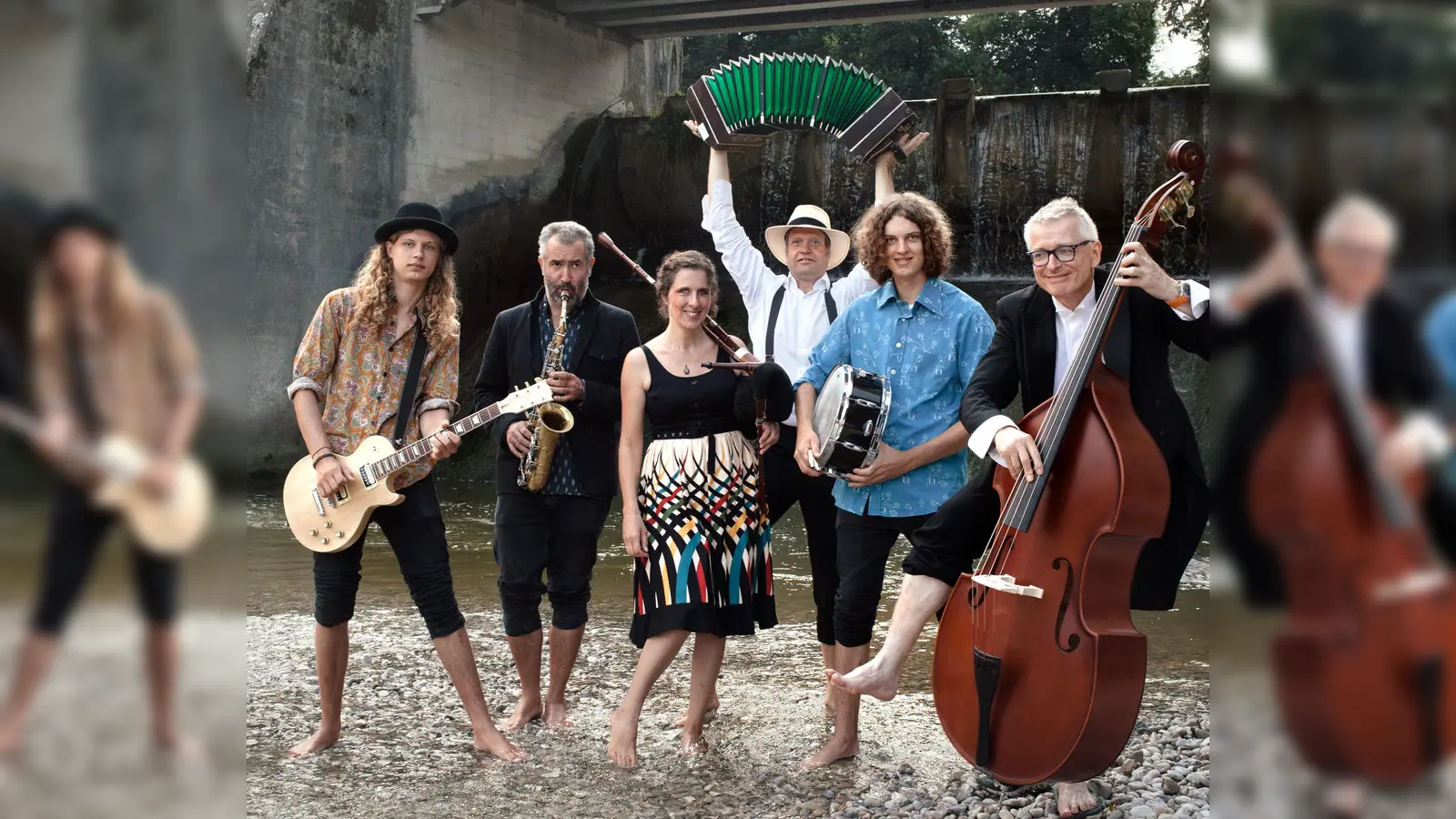 Zu „Spui'maNovas gehören Stefan Straubinger (Bandoneon, Drehleier, Maultrommel), Eva Straubinger (Dudelsack, Klarinette, Blockflöte) sowie die Söhne Fridolin (E-Gitarre, Akkustikgitarre, E-Bass, Posaune) und Dominik (Drumset, Percussion, Violine) und Tochter Marlene (Tanz). Ergänzt wird das Ensemble je nach Anlass mit diversen Gastmusikern an Bass, Gitarre und Saxophon. (Foto: Stephanie Kulbach)