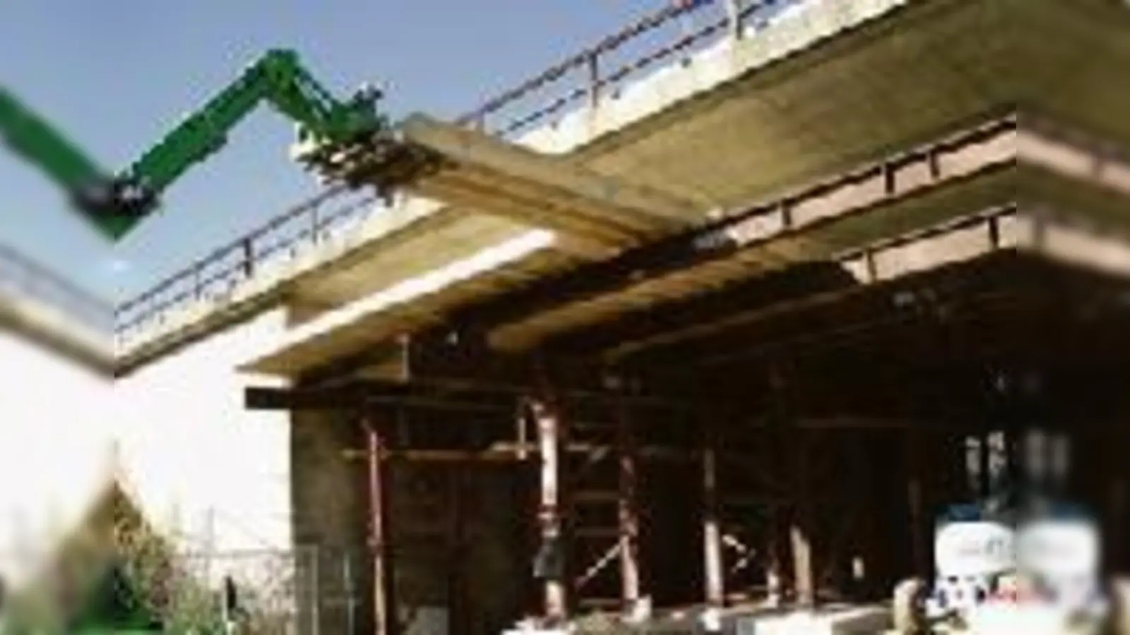 Die »Abbruchrüstung« am Tatzelwurm.  (Foto: T. Kohnes)