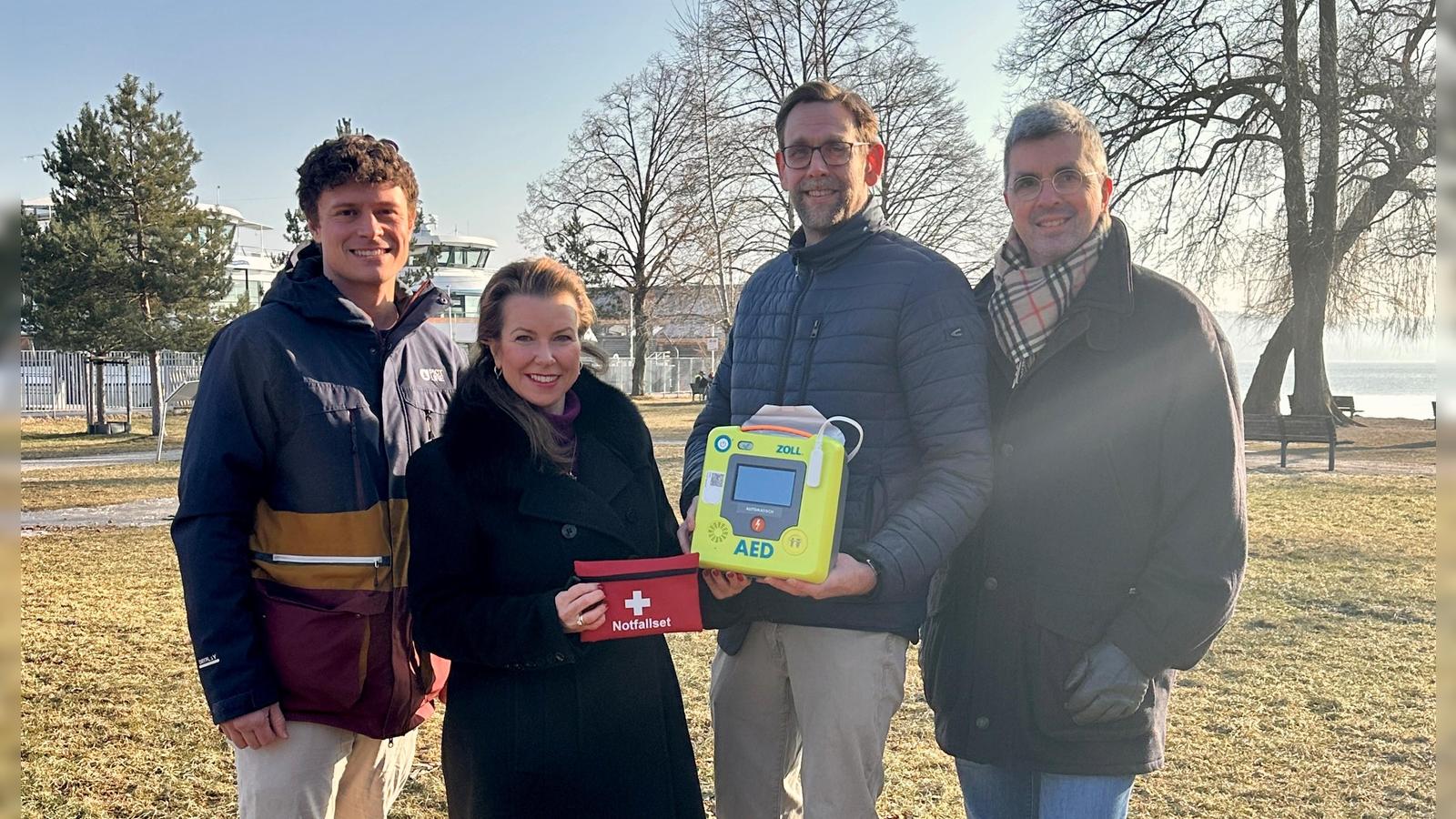 Rotary-Club-Starnberg-spendete-zwei-Defibrillatoren