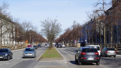 Auf rund acht Kilometer Strecke wird die neue Tram vom Romanplatz über die Fürstenrieder Straße bis zur Aidenbachstraße fahren. (Foto: Beatrix Köber)