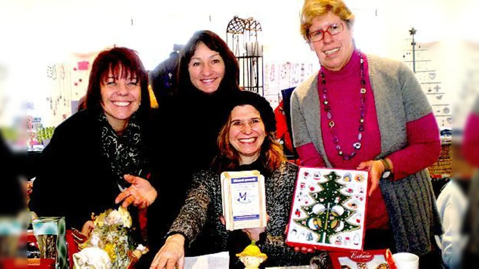 Weihnachtsschmuck für den Brunnen: 250 Euro haben die SPD-Mitglieder eingenommen.	 (Foto: Privat)