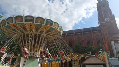 Die Auer Maidult findet von 25. April bis 3. Mai auf dem Mariahilfplatz statt. (Archivbild: bas)