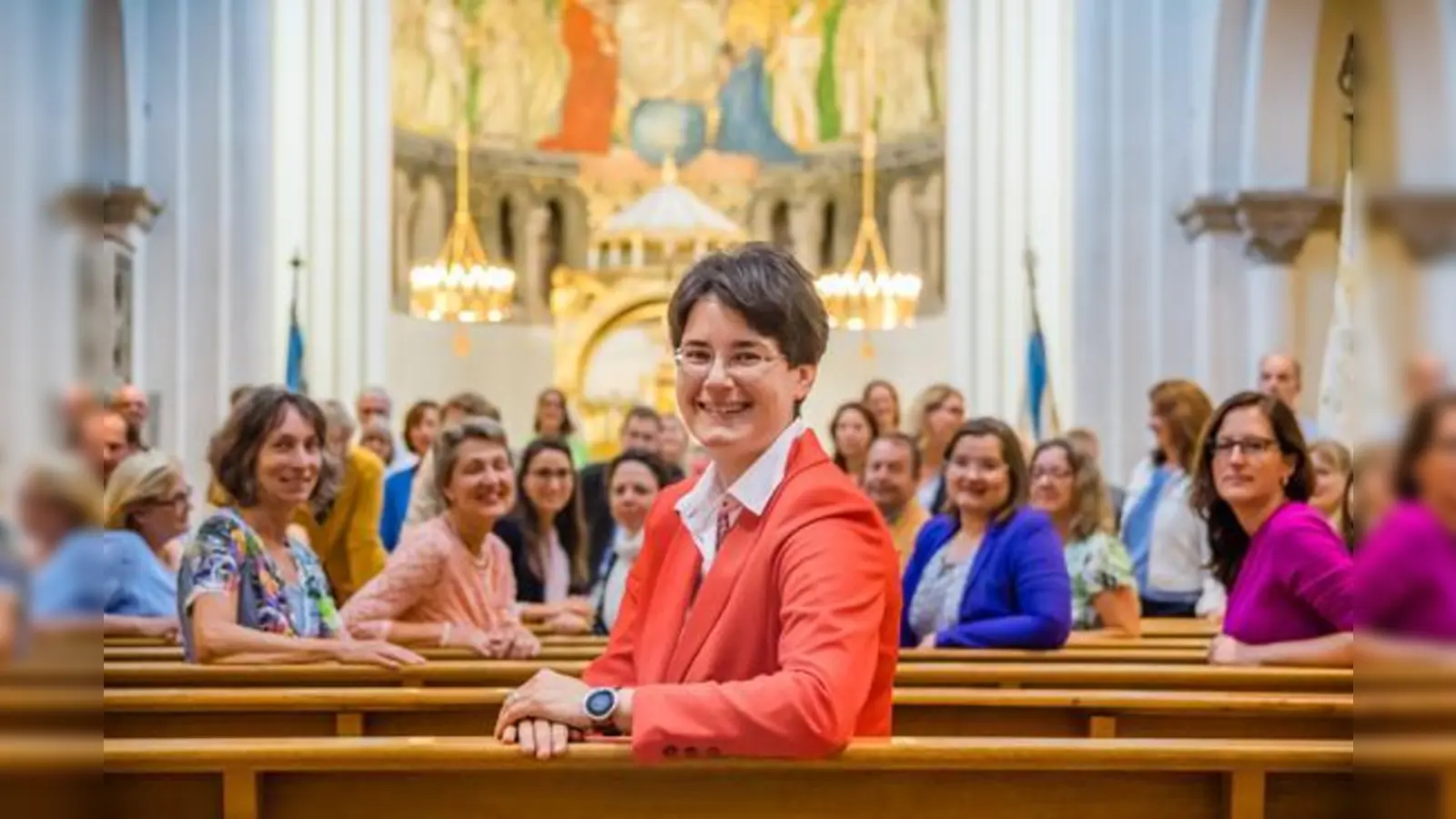 Dr. Angelika Tasler leitet und gestaltet die Kirchenmusik in St. Anna.  (Foto: 2018 Lili Luu Photography)