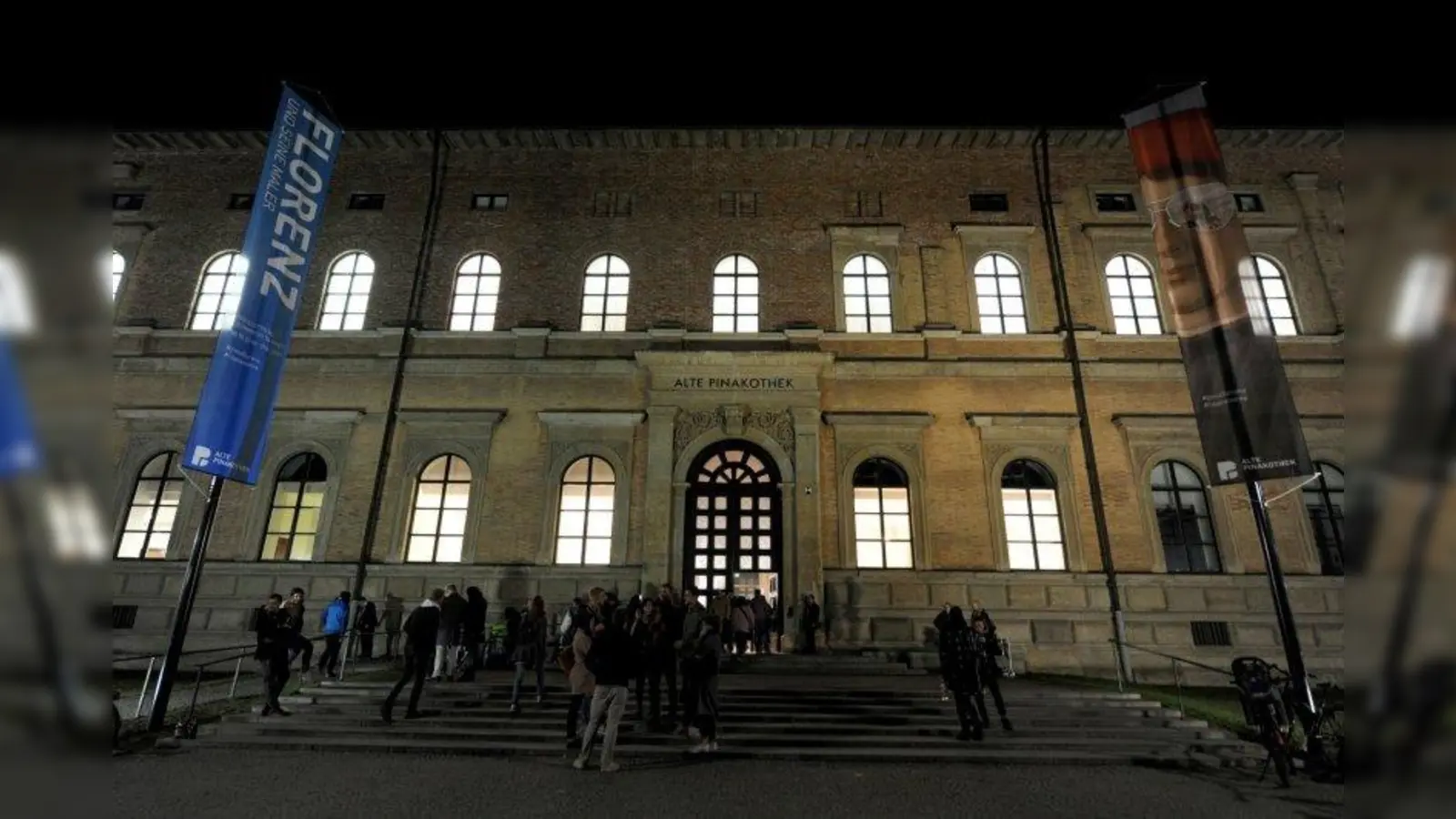In der Alten Pinakothek, die auch rund 70 Meisterwerke der Neuen Pinakothek beherbergt, sowie in der Sammlung Schack stehen für die Besucherinnen und Besucher erfahrungsgemäß meist die nächtliche Begegnung mit den großen Meistern und das Erlebnis dieser geschichtsträchtigen Gebäude und ihrer Aura im Vordergrund. (Foto: Stephan Rumpf)